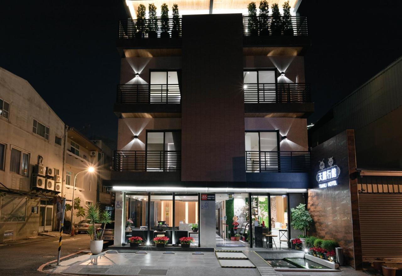 Tianli Hotel Đài Nam Ngoại thất bức ảnh